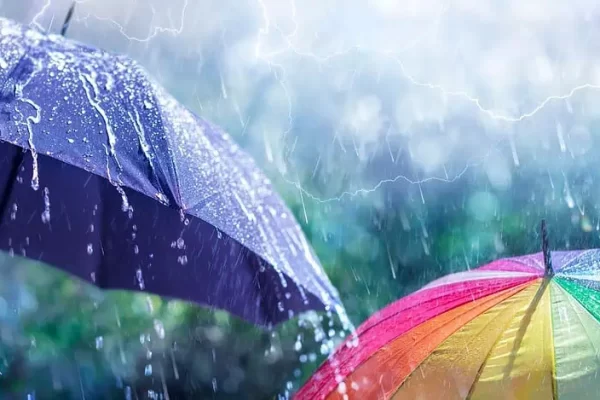 తెలుగు రాష్ట్రాల్లో వాతావరణంలో భారీ మార్పులు.. ఒకవైపు ఎండలు, మరోవైపు వర్షాల సూచన